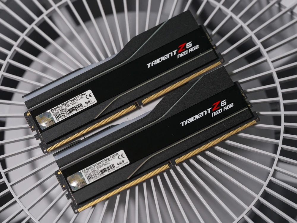 Two G.SKILL Trident Z5 Neo RGB modules on a white fan, author's photograph